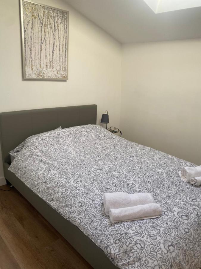2 Bedroom Central Apartment Leek Extérieur photo