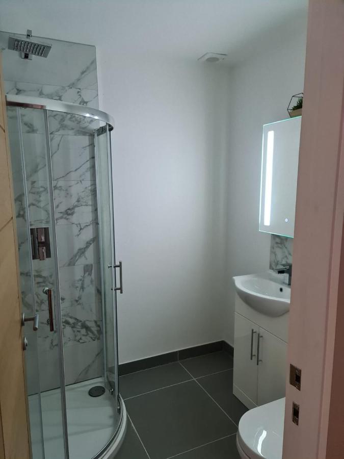 2 Bedroom Central Apartment Leek Extérieur photo