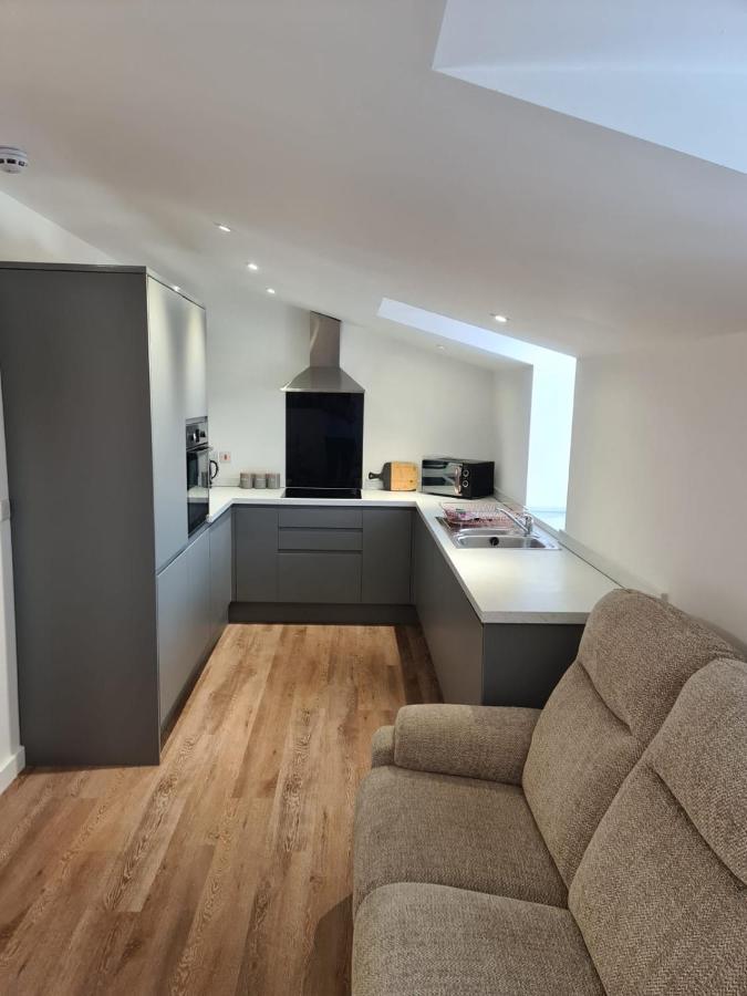 2 Bedroom Central Apartment Leek Extérieur photo